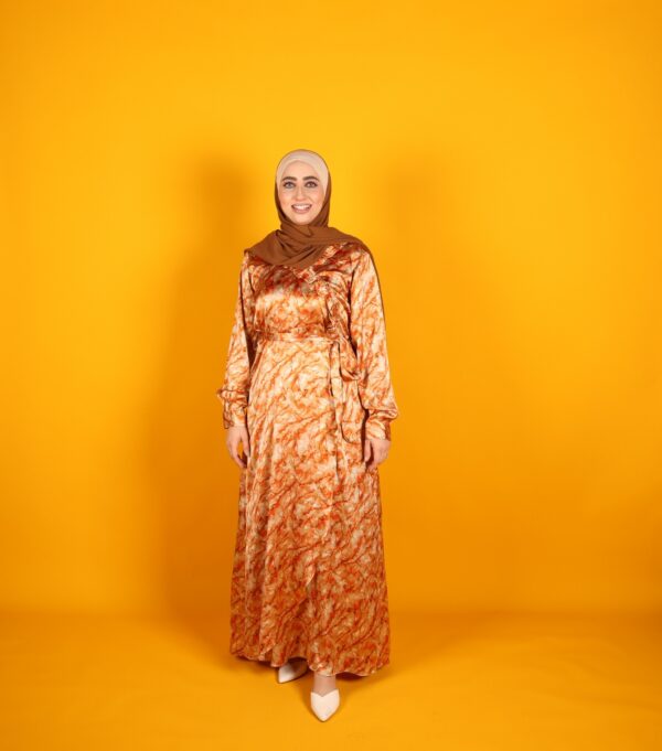 An orange satin dress - Image 3